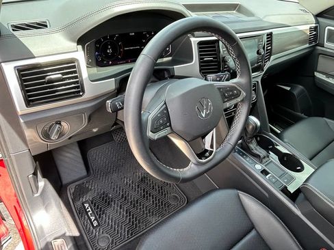 Certified 2023 Volkswagen Atlas SE FWD image 17