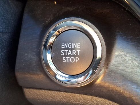 Used 2017 Toyota Avalon XLE image 26