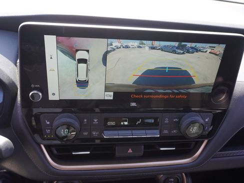 Used 2024 Toyota Grand Highlander AWD Hybrid image 4
