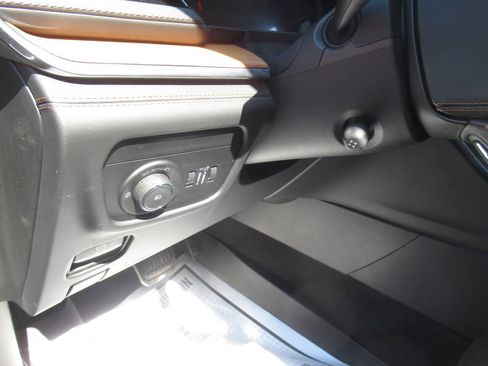 Used 2023 Jeep Grand Cherokee Summit AWD/4WD image 28