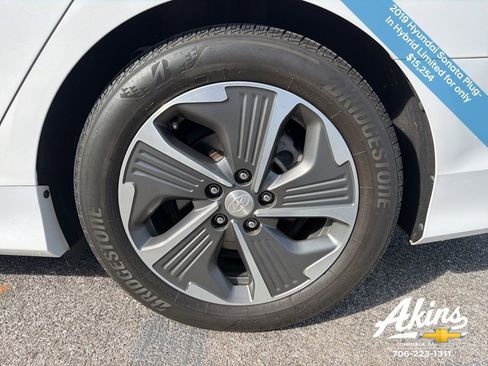 Used 2019 Hyundai Sonata Limited image 12