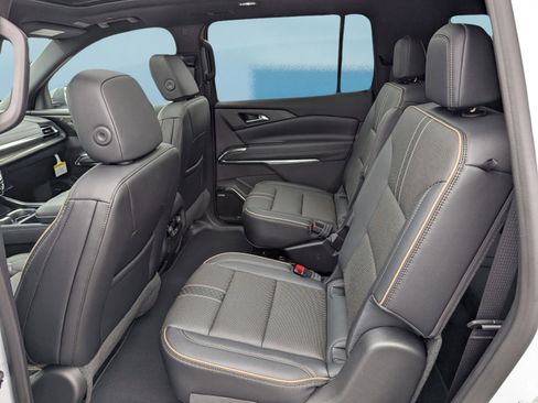 New 2026 Chevrolet Traverse High Country image 14