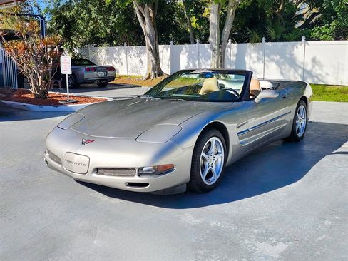 Used 1998 Chevrolet Corvette Convertible w/ Memory Pkg image 4