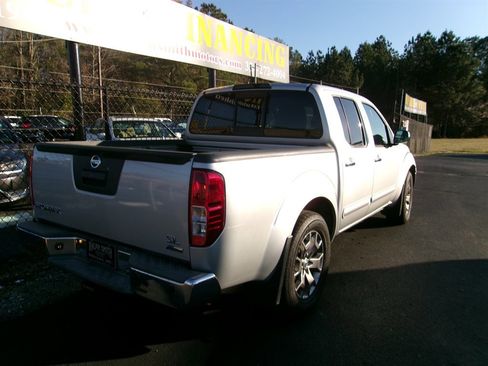 Used 2017 Nissan Frontier SL image 9