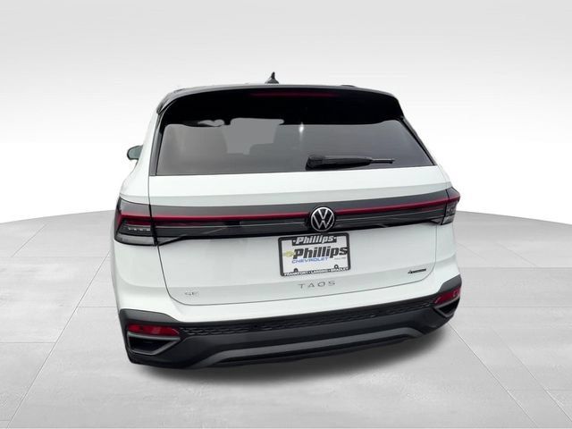 Used 2025 Volkswagen Taos SE AWD/4WD image 5