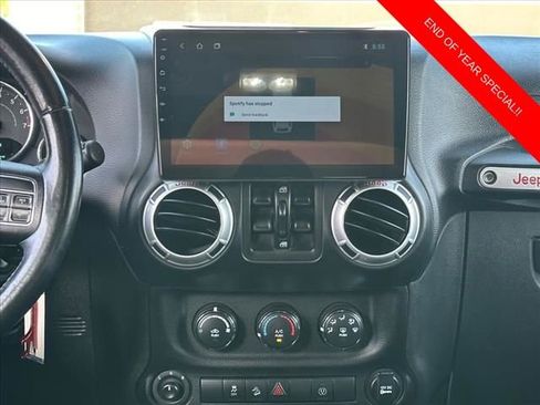 Used 2015 Jeep Wrangler Unlimited Rubicon w/ Connectivity Group image 6