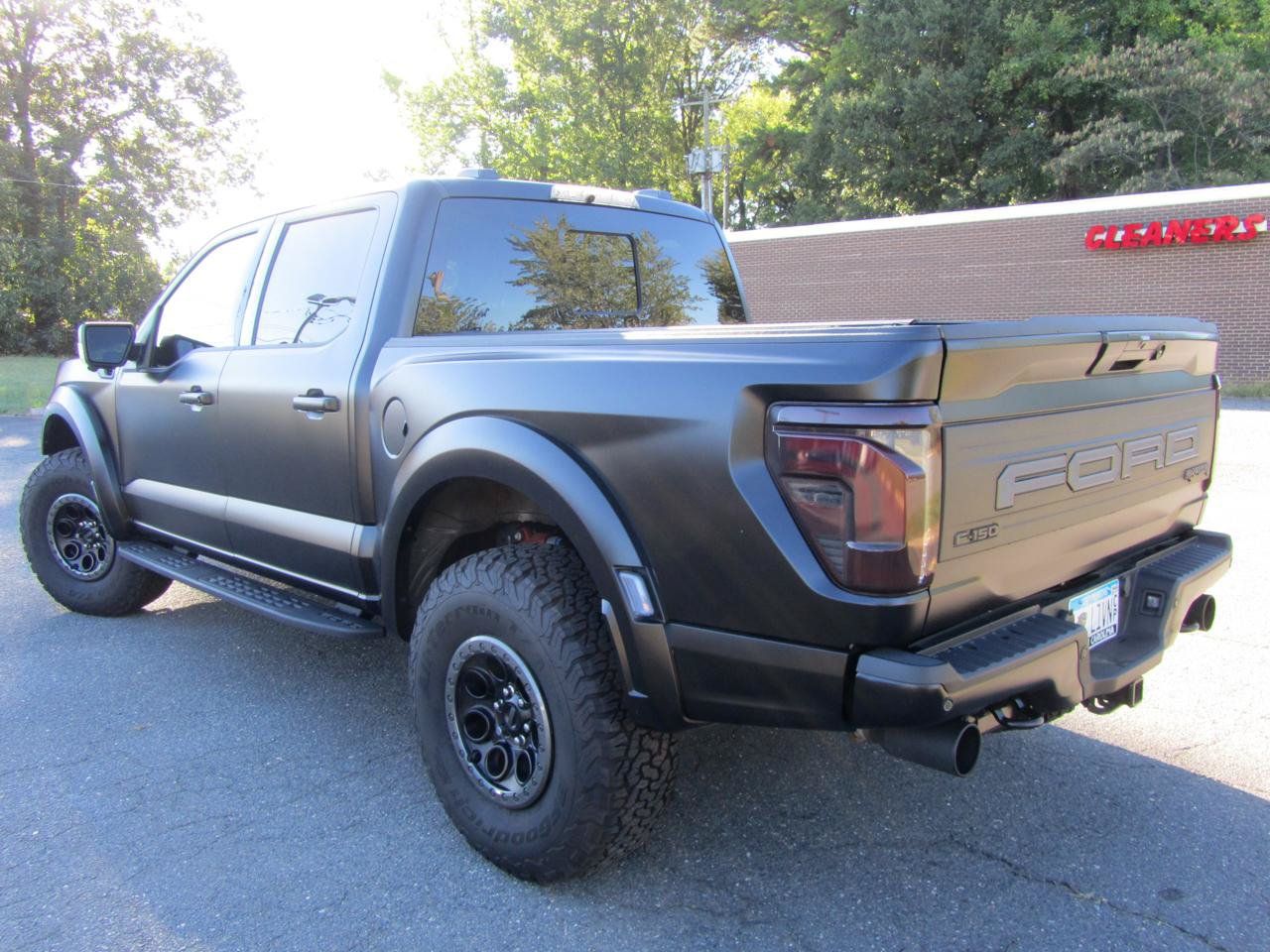 Used 2025 Ford F150 Raptor AWD/4WD image 8