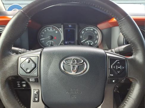 Used 2017 Toyota Tacoma TRD Sport w/ Tow Package (A/T) AWD/4WD image 22