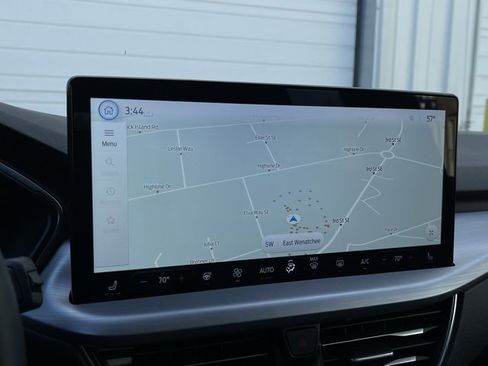 Used 2024 Ford Escape Platinum image 10