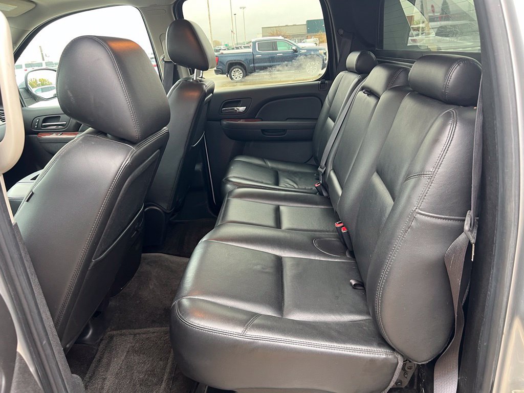 Used 2012 Chevrolet Avalanche LTZ AWD/4WD image 14