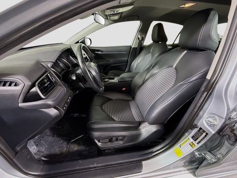 Used 2023 Toyota Camry SE image 21
