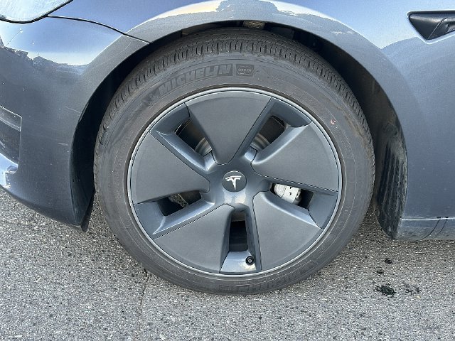 Used 2023 Tesla Model 3 Standard Range RWD image 9