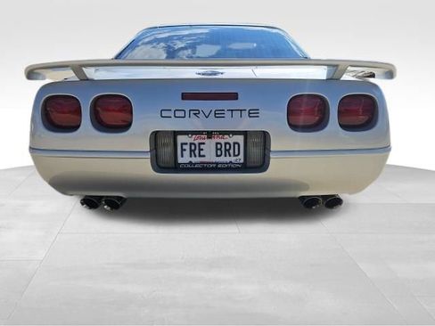 Used 1996 Chevrolet Corvette Coupe image 9
