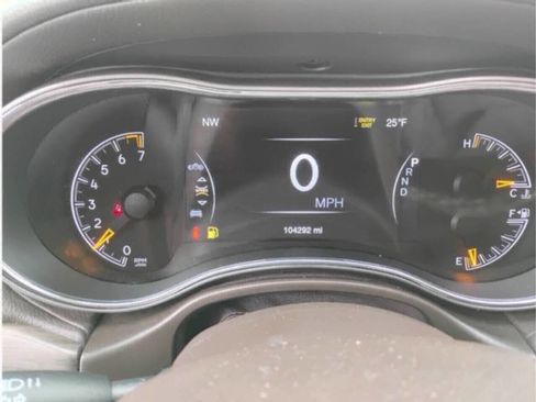 Used 2018 Jeep Grand Cherokee Overland AWD/4WD image 15