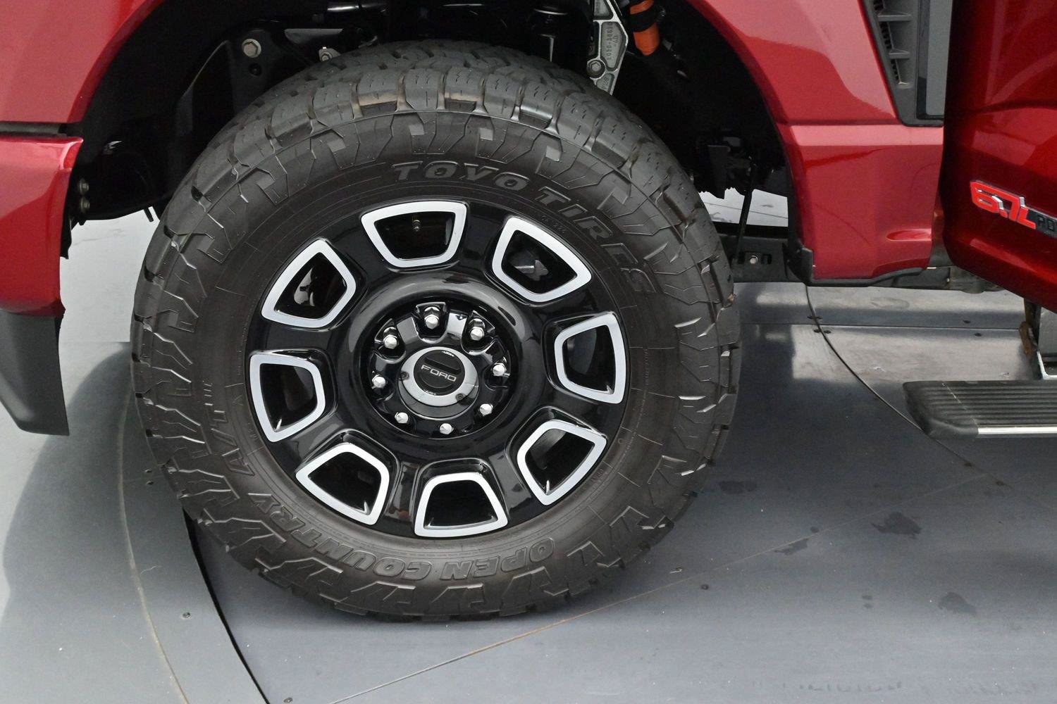 Used 2026 Ford F350 Platinum w/ FX4 Off-Road Package AWD/4WD image 41