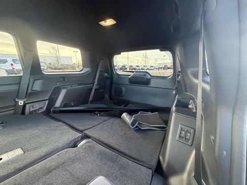 Used 2024 Lexus GX 550 w/ Accessory Package (Z1) image 27