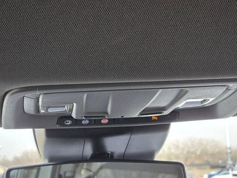 Used 2024 Chevrolet Silverado 1500 LT w/ Z71 Off-Road Package image 28