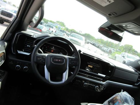 New 2026 GMC Sierra 3500 SLE w/ SLE Value Package AWD/4WD image 13