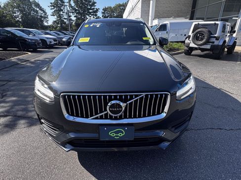Used 2022 Volvo XC90 T5 Momentum w/ Climate Package AWD/4WD image 2