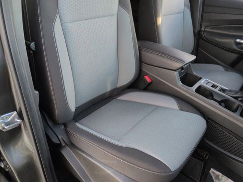 Used 2018 Ford Escape SE image 22