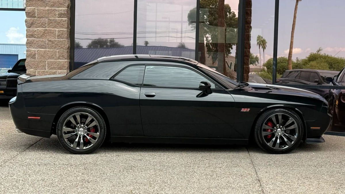 Used 2013 Dodge Challenger SRT8 w/ Harman Kardon Audio Group RWD image 14