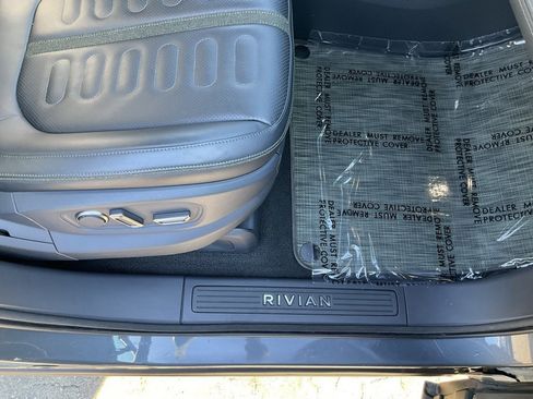 Used 2022 Rivian R1T Launch Edition image 76