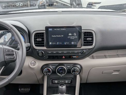 Used 2026 Hyundai Venue SEL FWD image 16