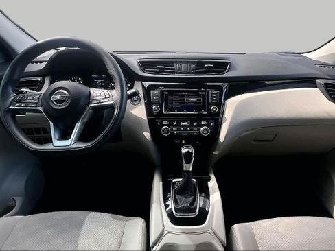 Certified 2020 Nissan Rogue Sport SV FWD image 15