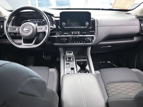 Used 2024 Nissan Pathfinder SV FWD image 41