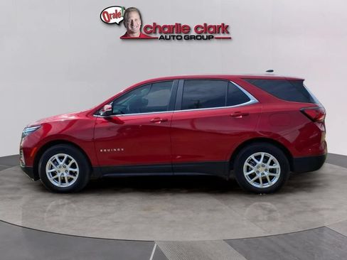 Used 2024 Chevrolet Equinox LT FWD image 2