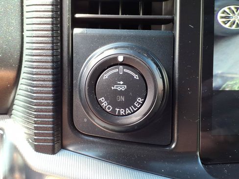 Used 2025 Ford F150 Lariat w/ Equipment Group 502A High AWD/4WD image 19