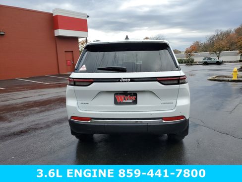 New 2025 Jeep Grand Cherokee Laredo w/ Luxury Tech Group I AWD/4WD image 5