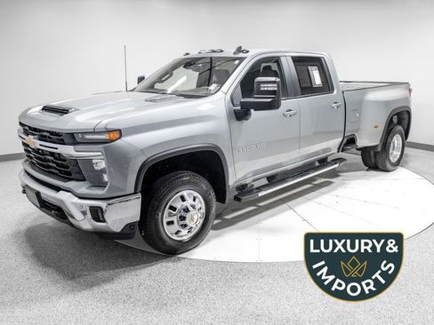 Used 2026 Chevrolet Silverado 3500 LT w/ All Star Edition AWD/4WD image 1