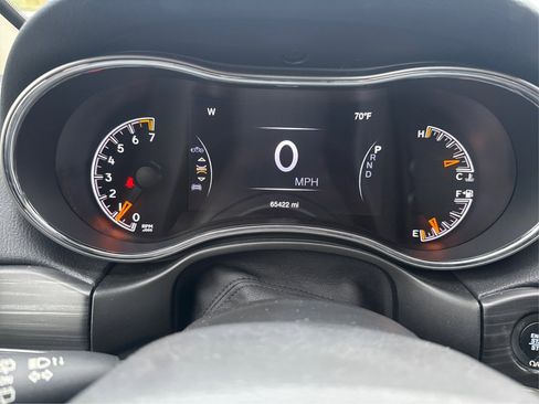 Used 2021 Jeep Grand Cherokee Limited image 27