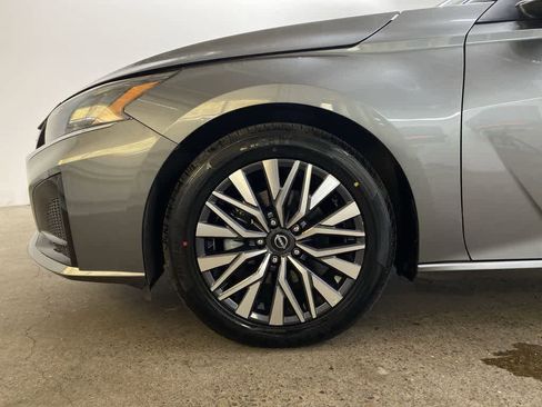 Used 2023 Nissan Altima 2.5 SV image 12