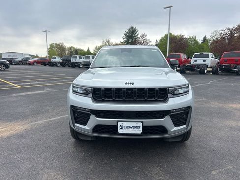 New 2026 Jeep Grand Cherokee L Limited AWD/4WD image 2