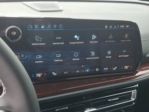 New 2026 Chevrolet Traverse Z71 w/ Enhanced Driving Package AWD/4WD image 8