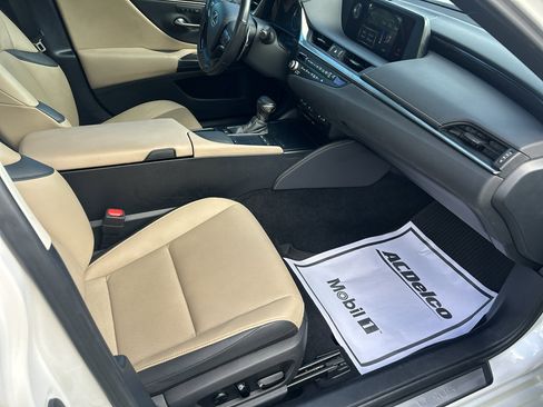 Used 2021 Lexus ES 250 w/ Premium Package AWD/4WD image 13
