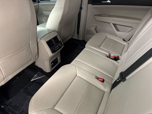 Used 2023 Volkswagen Atlas SE w/ Black Wheel Package image 11