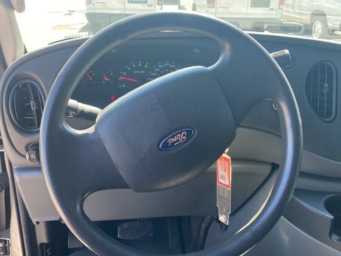 Used 2007 Ford E-350 and Econoline 350 XL RWD image 8