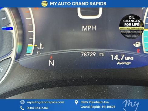 Used 2023 Chrysler Pacifica Touring-L FWD image 17