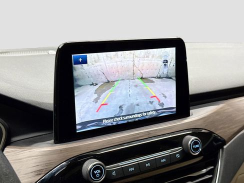 Used 2020 Ford Escape Titanium image 16