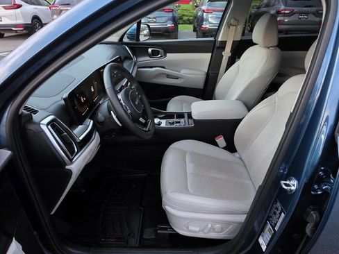 Certified 2025 Kia Sorento EX AWD/4WD image 16