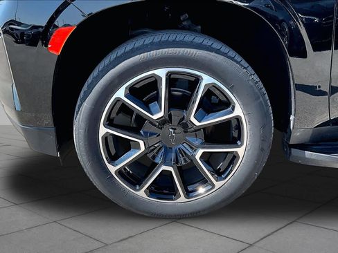 Used 2024 Chevrolet Suburban RST w/ Max Trailering Package RWD image 11
