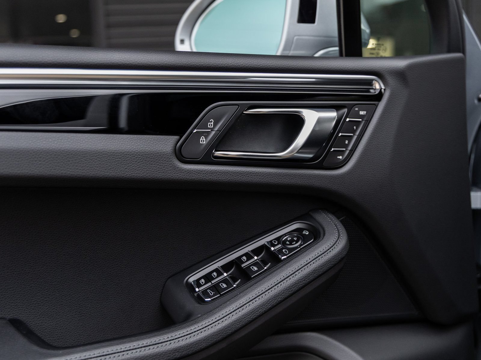Certified 2026 Porsche Macan AWD/4WD image 20