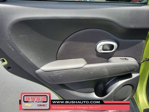 Used 2016 Kia Soul FWD image 12