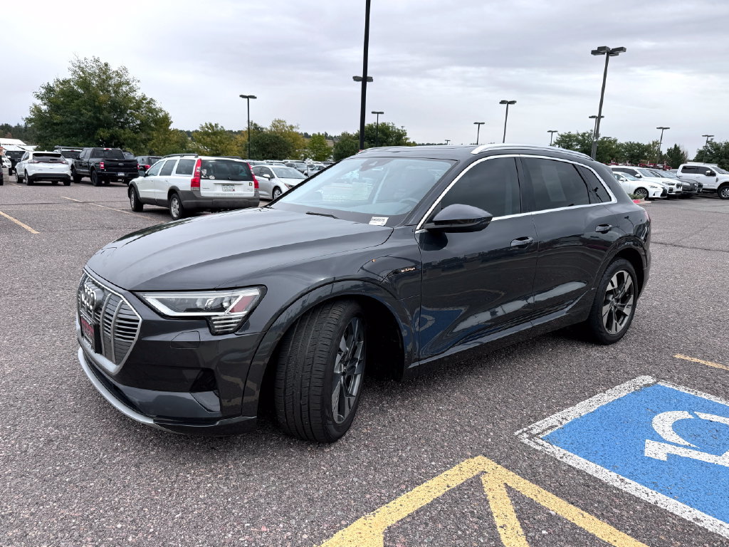 Used 2021 Audi e-tron Premium AWD/4WD image 4