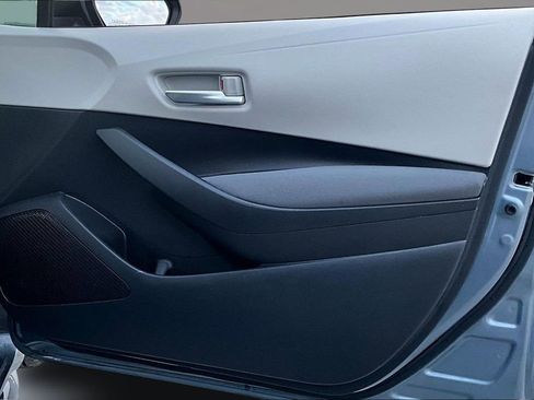 Used 2020 Toyota Corolla LE image 26