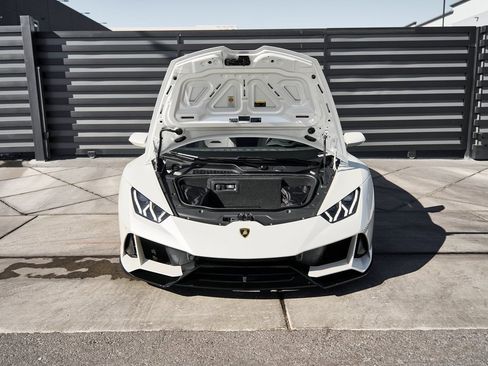 Used 2022 Lamborghini Huracan EVO image 15
