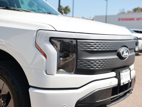 Used 2024 Ford F150 Lightning Flash AWD/4WD image 9